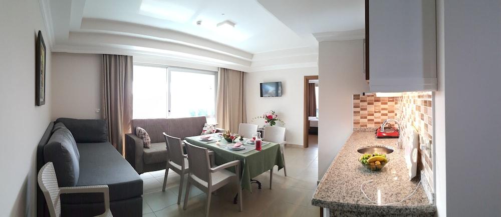 Midi Suites & Hotels 阿拉尼亚 外观 照片
